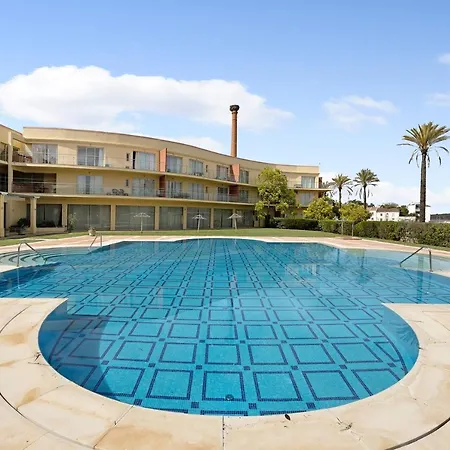 Apartment Boca Do Rio - T1 *